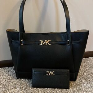 Michael Kors tote with matching wallet, NWT